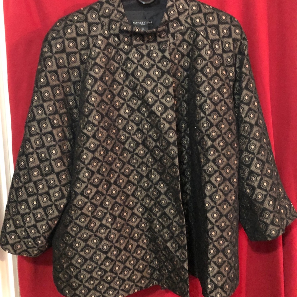 Blazer - Picture 8 of 9
